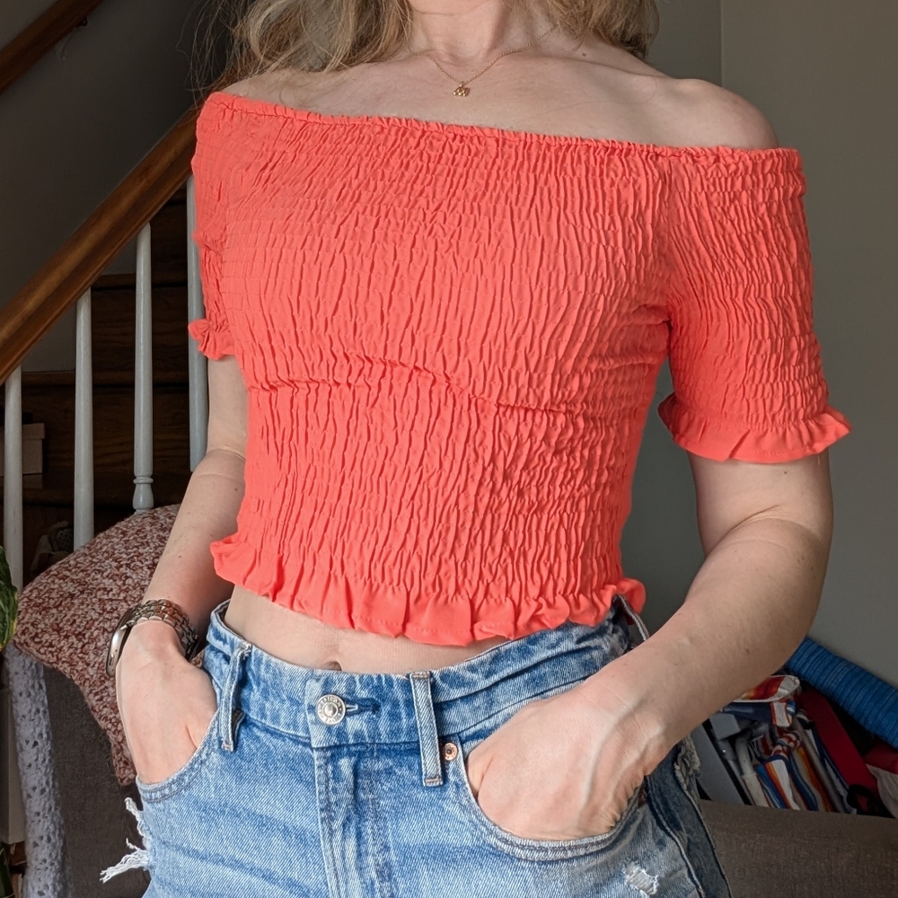 Women's Off-Shoulder Coral Crop Top Size Medium